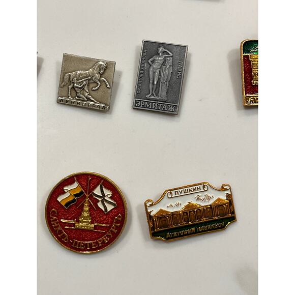 Lot of 19 Vintage USSR Russian Enamel Pins – Leningrad, Moscow, Hermitage - Picture 8 of 16